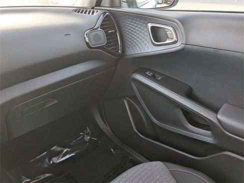Used 2023 Kia Soul EX image 16