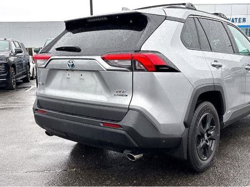 Used 2020 Toyota RAV4 XLE w/ Convenience Package AWD/4WD image 6
