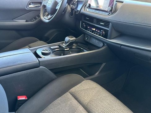 Used 2025 Nissan Rogue SV AWD/4WD image 31