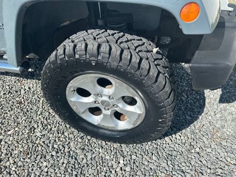 Used 2014 Jeep Wrangler Unlimited Sahara w/ Mopar Chrome Edition Group AWD/4WD image 9