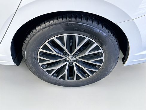 Used 2020 Volkswagen Jetta SE image 11