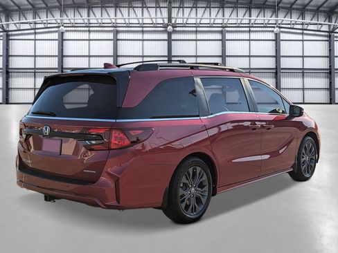 New 2026 Honda Odyssey Touring image 5