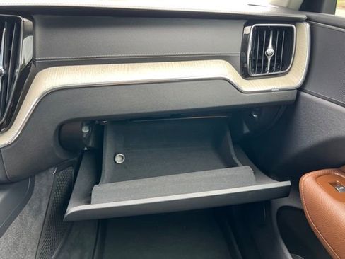 Used 2018 Volvo XC60 T5 Inscription w/ Convenience Package AWD/4WD image 28