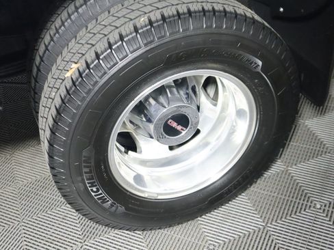 Used 2014 GMC Sierra 3500 SLT w/ SLT Convenience Package image 27