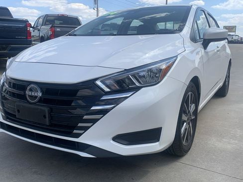 Used 2024 Nissan Versa SV FWD image 3