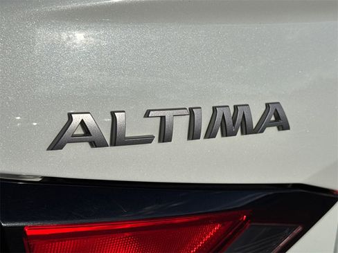 Used 2023 Nissan Altima 2.5 SV image 12