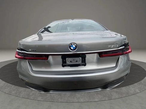 Used 2021 BMW 750i xDrive w/ Executive Package AWD/4WD image 6