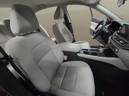 Used 2025 Nissan Altima 2.5 SV FWD image 20