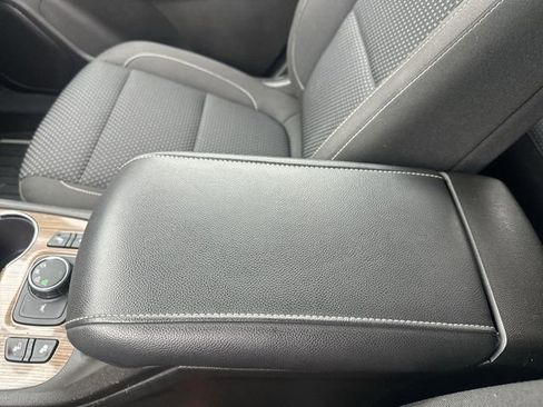 Used 2023 GMC Acadia SLE w/ Driver Convenience Package image 25