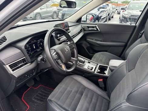 Used 2024 Mitsubishi Outlander SEL AWD/4WD image 32
