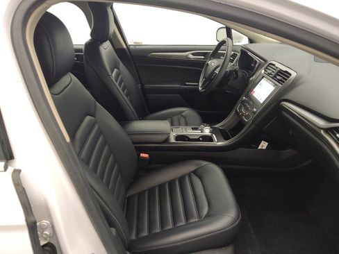 Used 2019 Ford Fusion SEL FWD image 21
