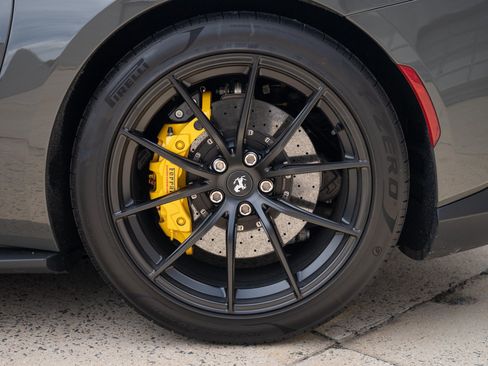 Used 2021 Ferrari 812 GTS RWD image 19