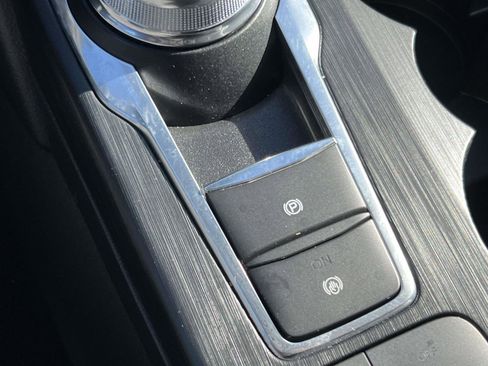 Used 2022 Ford Escape SEL image 9