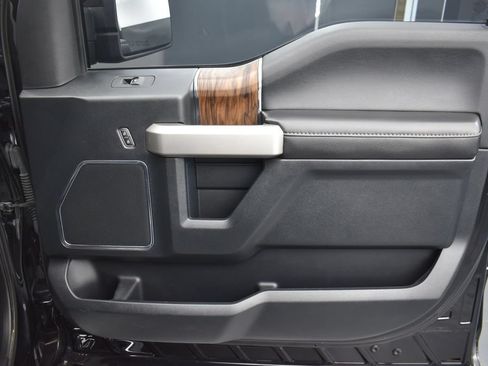 Used 2020 Ford F150 Lariat w/ Equipment Group 502A Luxury AWD/4WD image 30