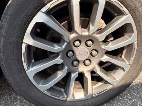 Used 2021 GMC Acadia Denali w/ Denali Ultimate Package AWD/4WD image 9