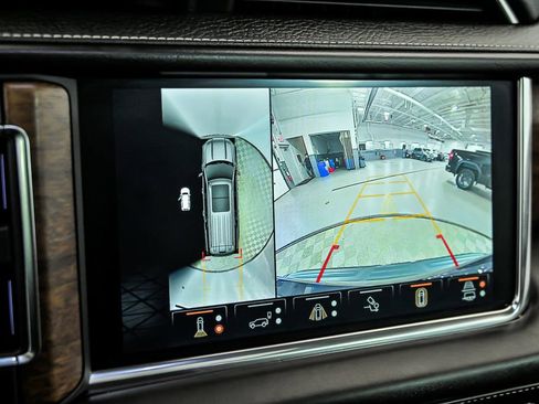 Used 2023 GMC Yukon XL Denali Ultimate image 24