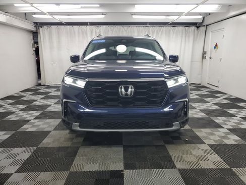 Certified 2024 Honda Pilot Touring image 2