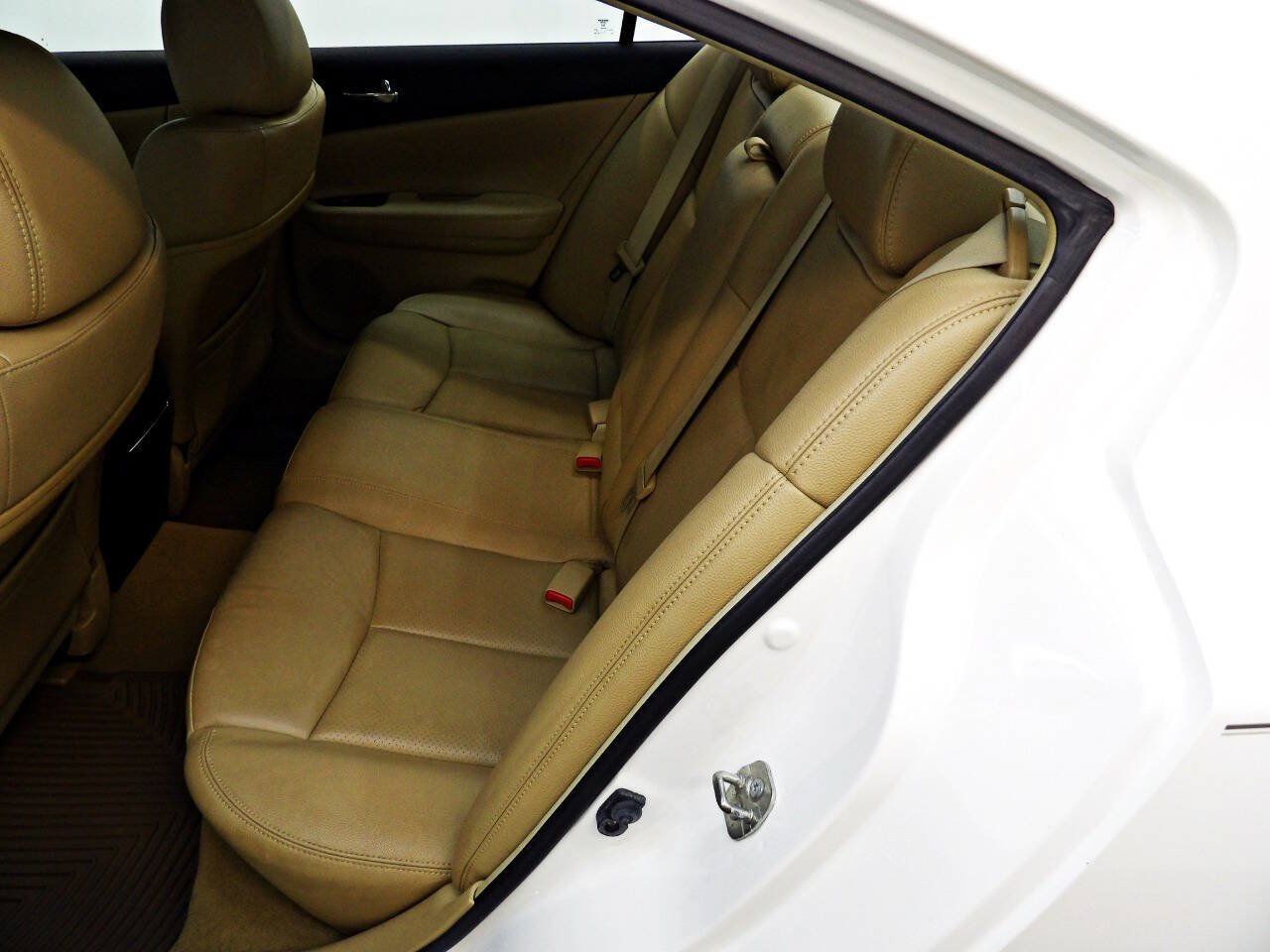 Used 2011 Nissan Maxima 3.5 SV w/ Monitor Pkg FWD image 10