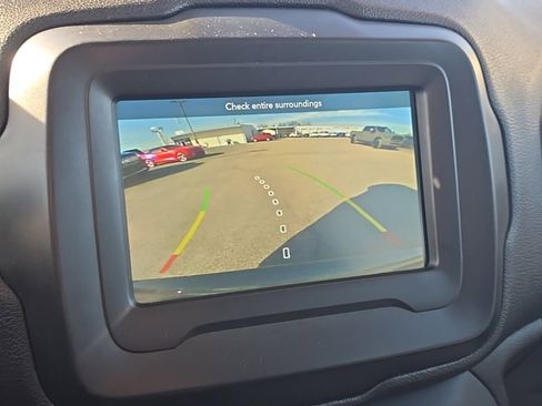 Certified 2019 Jeep Renegade Latitude image 36