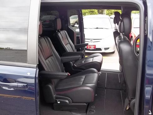 Used 2013 Dodge Grand Caravan R/T w/ Safety Sphere Group FWD image 12