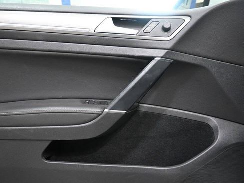 Used 2015 Volkswagen Golf S w/ Lighting Package FWD image 9