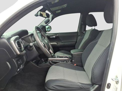 Certified 2021 Toyota Tacoma TRD Sport AWD/4WD image 6
