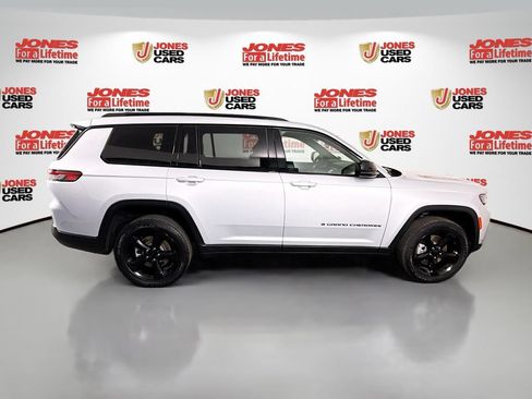 Used 2024 Jeep Grand Cherokee L Altitude AWD/4WD image 18
