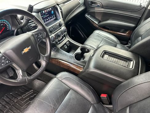 Used 2017 Chevrolet Suburban LT image 12