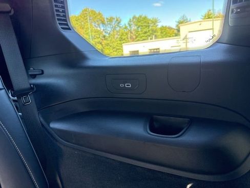 Used 2022 Jeep Grand Cherokee L Overland w/ Luxury Tech Group IV image 52