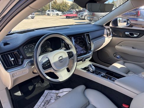 Used 2022 Volvo S60 B5 Inscription w/ Advanced Package image 18