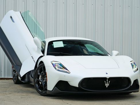 Used 2023 Maserati MC20 Coupe image 4