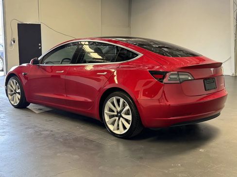 Used 2020 Tesla Model 3 Performance image 2