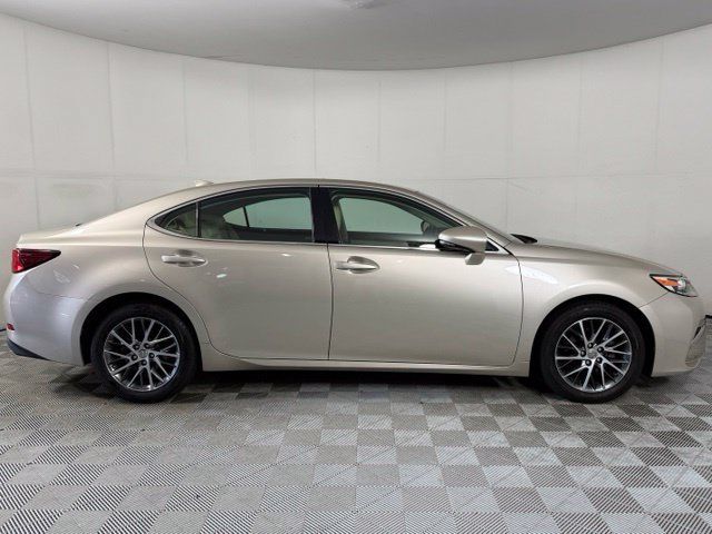 Used 2016 Lexus ES 350 w/ Luxury Package w/Wood Trim FWD image 9