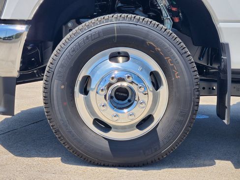 New 2026 Ford F350 King Ranch w/ Chrome Package AWD/4WD image 11