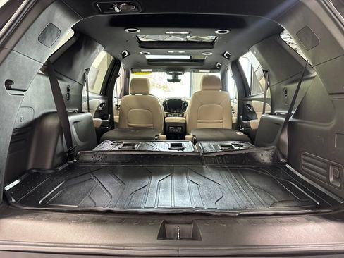 Used 2023 Chevrolet Traverse LT w/ LT Premium Package AWD/4WD image 57