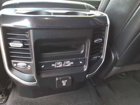 Used 2022 RAM 1500 Laramie AWD/4WD image 15