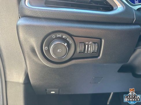 Used 2025 Chrysler Pacifica Limited AWD/4WD image 52