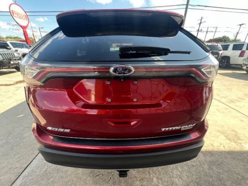Used 2017 Ford Edge Titanium w/ Equipment Group 301A FWD image 6