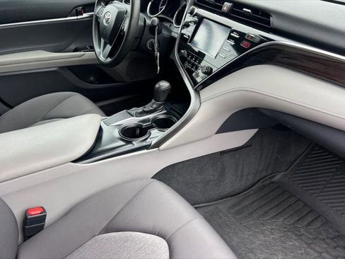 Certified 2018 Toyota Camry LE image 15