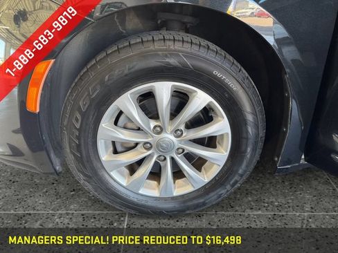 Used 2019 Chrysler Pacifica Touring-L FWD image 26