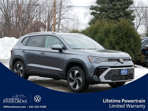 New 2026 Volkswagen Taos SE image 1