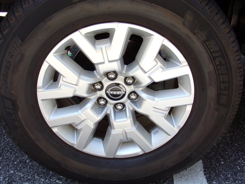 Used 2022 Nissan Frontier SV AWD/4WD image 16