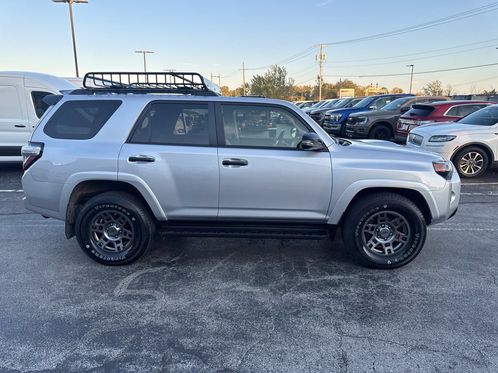 Used 2020 Toyota 4Runner Venture w/ Moonroof Package AWD/4WD image 2