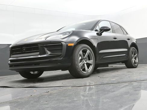 New 2025 Porsche Macan image 32