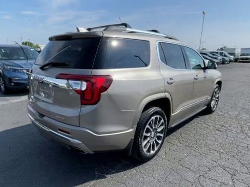 Used 2022 GMC Acadia Denali w/ Denali Ultimate Package AWD/4WD image 9