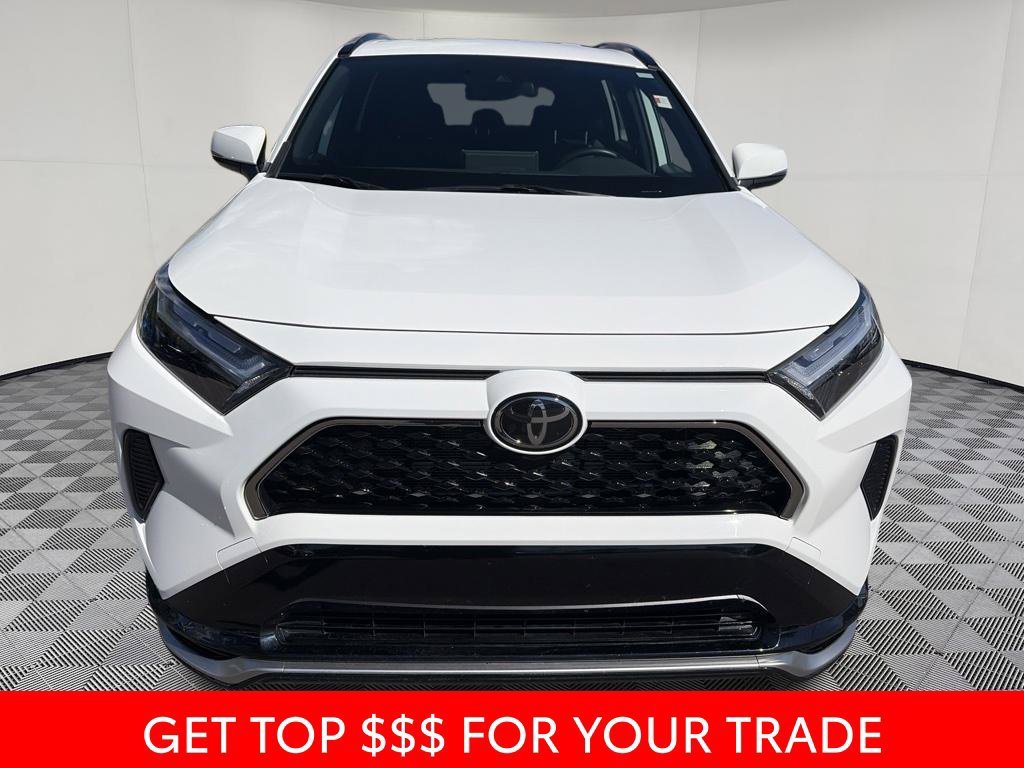 Used 2025 Toyota RAV4 SE AWD/4WD image 2