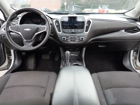 Used 2020 Chevrolet Malibu LT FWD image 18