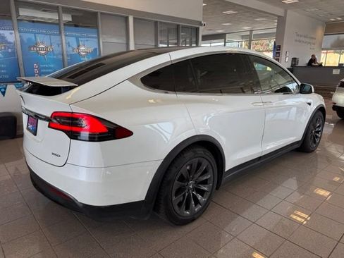 Used 2018 Tesla Model X 100D AWD/4WD image 5