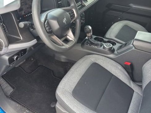 Used 2023 Ford Bronco 4-Door AWD/4WD image 2