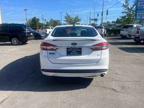 Used 2018 Ford Fusion SE FWD image 7